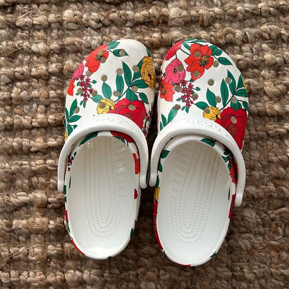 Crocs Classic Clogs Floral Print – Women’s Size 6 - Picture 1 of 12